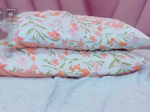 horny18girl Live Webcam on {site_name}