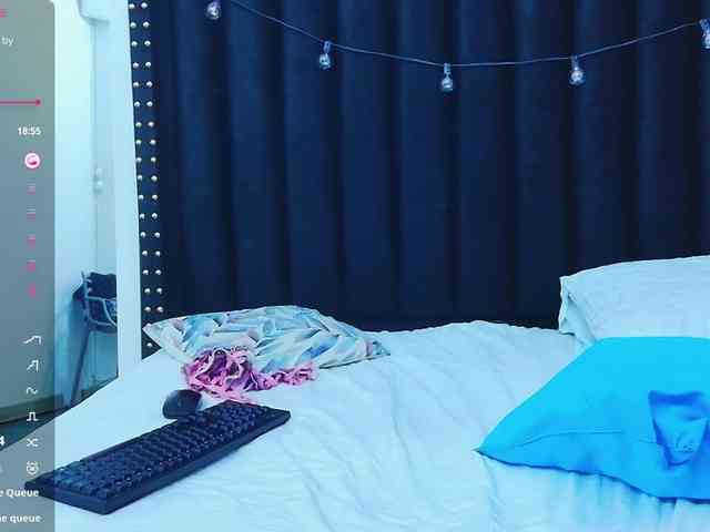 horny18girl webcam