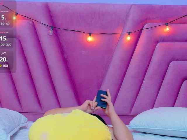 naked livechat Horny18girl