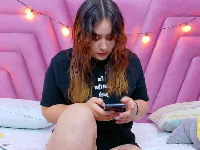 horny18girl webcam