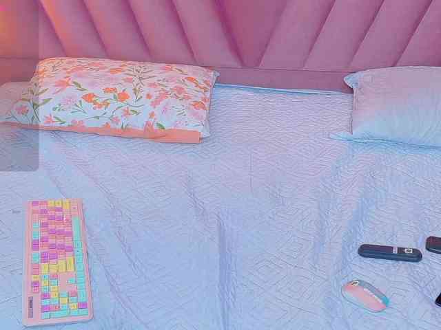 horny18girl webcam