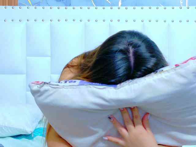 horny18girl webcam