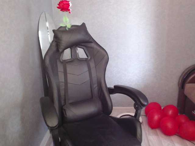 LindaElosiMilf's BongaCams show and profile