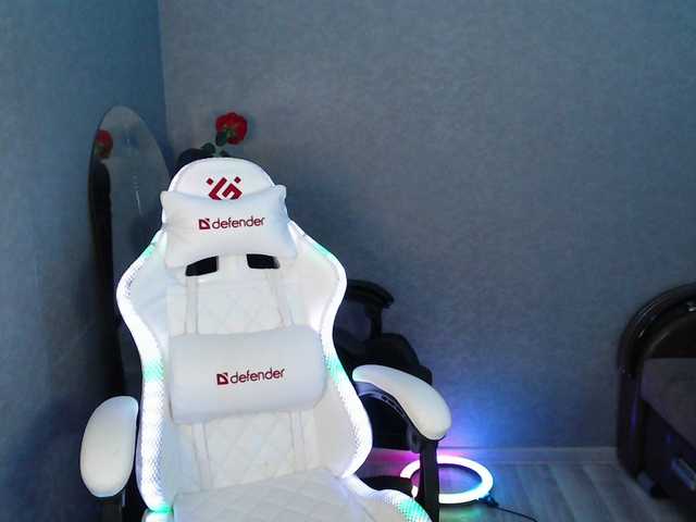 LindaElosiMilf's BongaCams show and profile