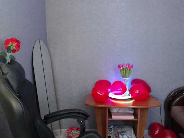 LindaElosiMilf's BongaCams show and profile