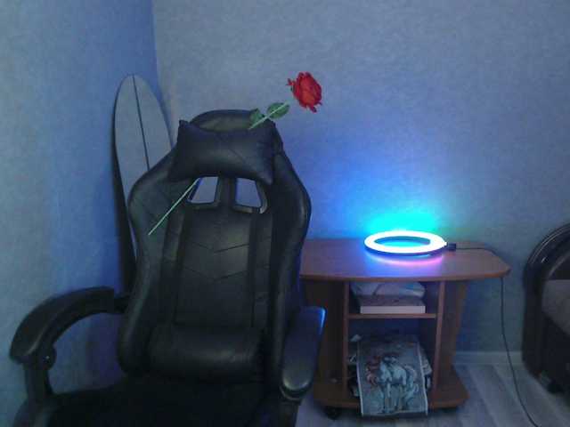 LindaElosiMilf's BongaCams show and profile