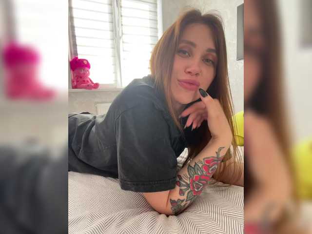 -LeiaProseccina-'s BongaCams show and profile