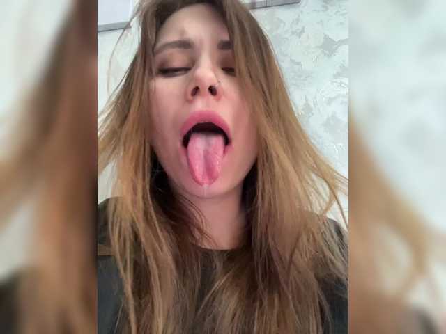 -LeiaProseccina-'s BongaCams show and profile