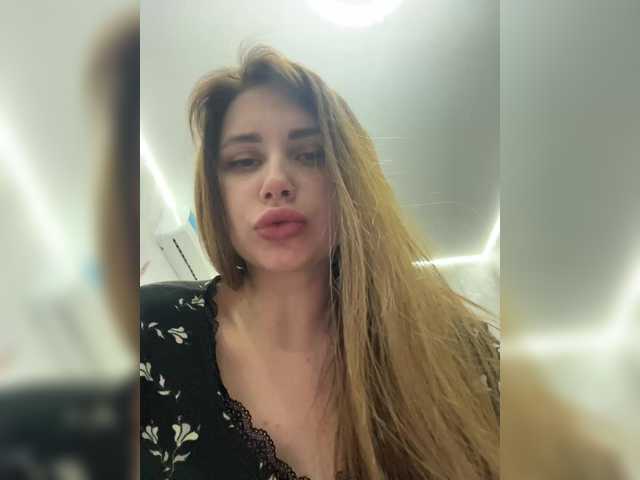 -LeiaProseccina-'s BongaCams show and profile