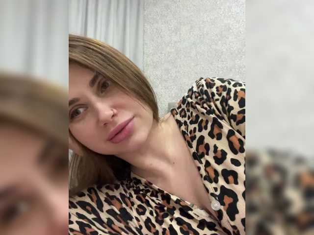 -LeiaProseccina-'s BongaCams show and profile