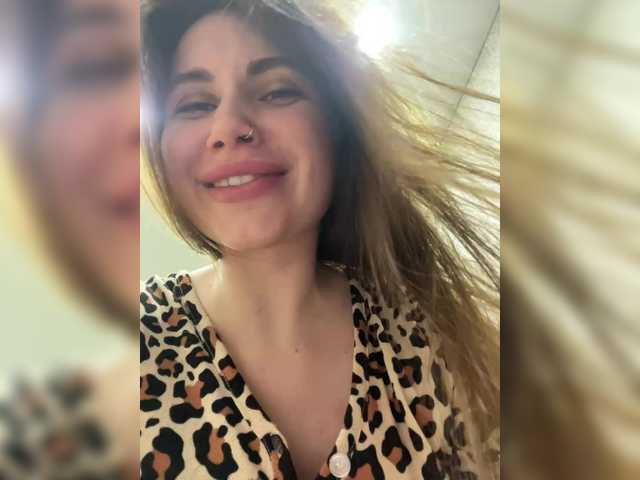 -LeiaProseccina-'s BongaCams show and profile