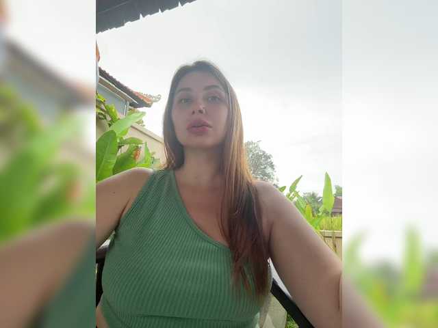 -LeiaProseccina-'s BongaCams show and profile