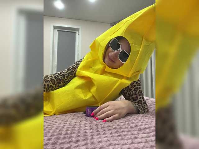 -LeiaProseccina-'s BongaCams show and profile