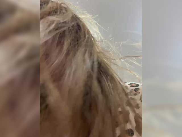 -LeiaProseccina-'s BongaCams show and profile