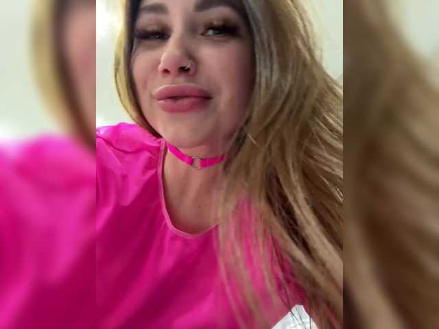 -LeiaProseccina-'s BongaCams show and profile