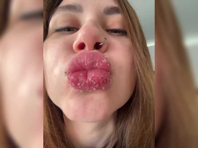 -LeiaProseccina-'s BongaCams show and profile