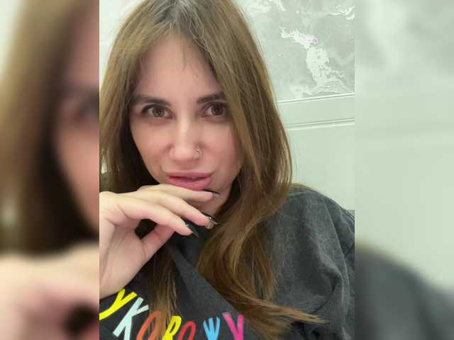 -LeiaProseccina-'s BongaCams show and profile