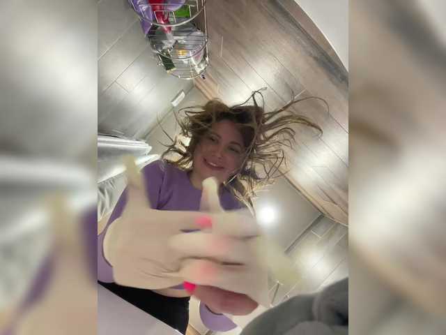 -LeiaProseccina-'s BongaCams show and profile