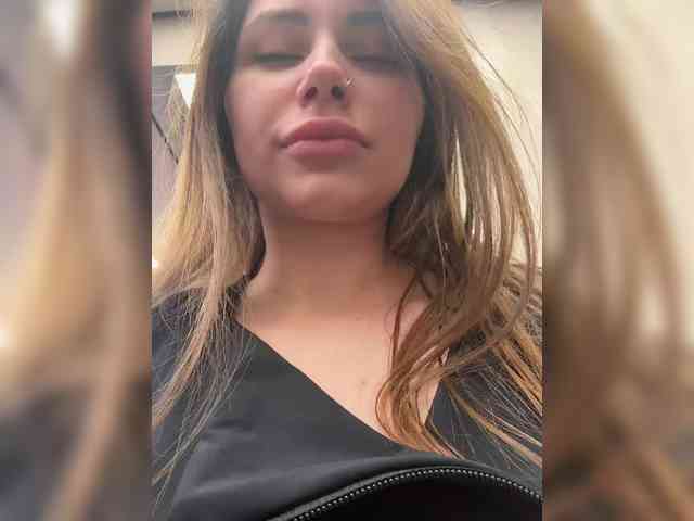 naked live chat Girls-Leia