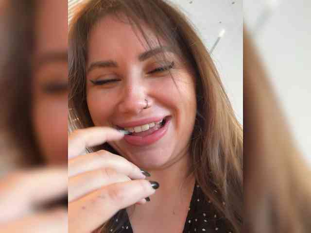 -LeiaProseccina-'s webcam live show
