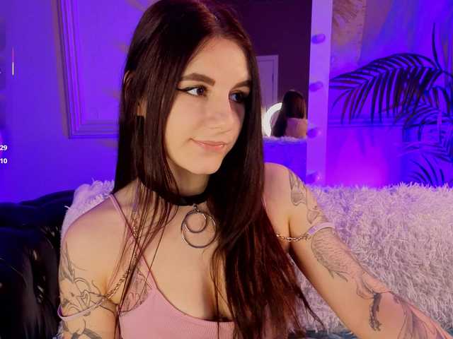 KellyMiller's BongaCams show and profile