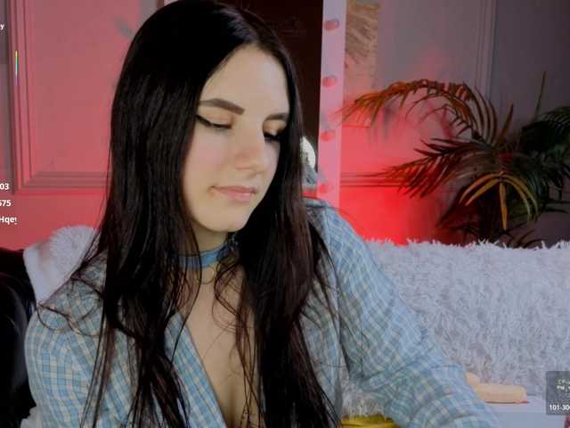 KellyMiller's BongaCams show and profile