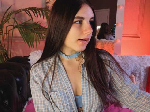 KellyMiller from BongaCams