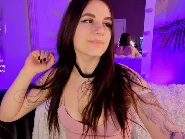 KellyMiller's BongaCams show and profile