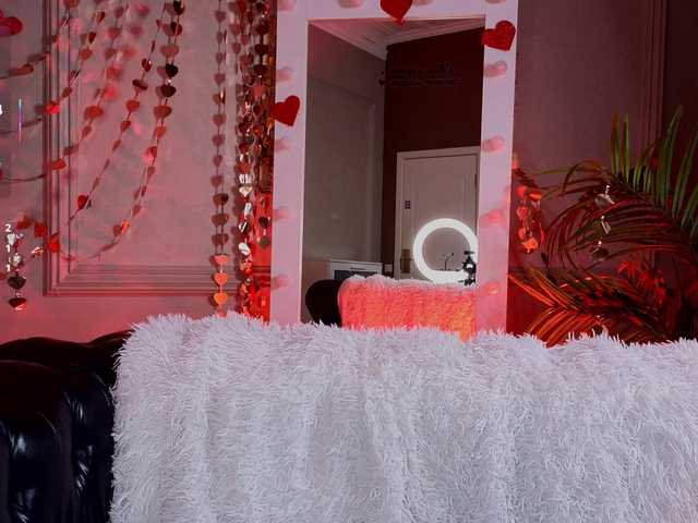 KellyMiller's BongaCams show and profile