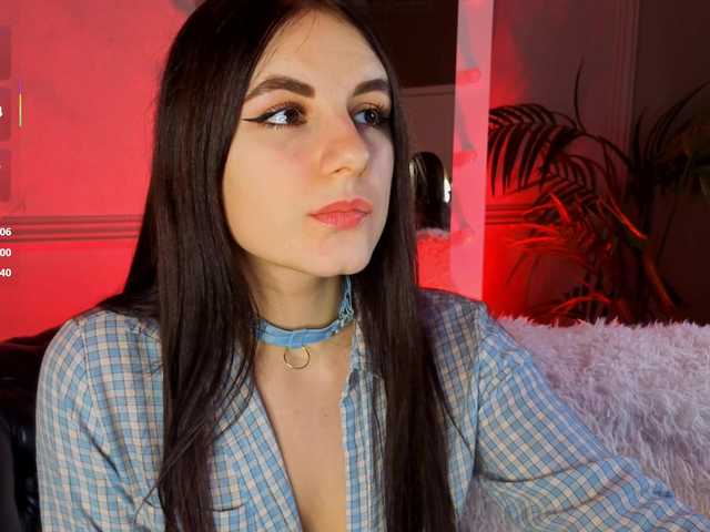 KellyMiller's BongaCams show and profile