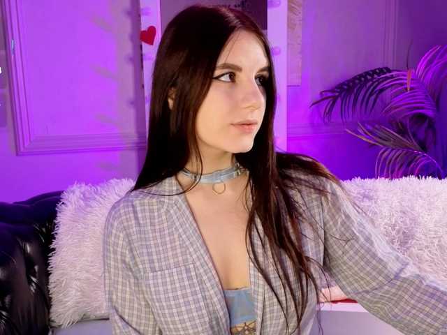 KellyMiller's BongaCams show and profile