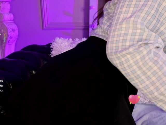 KellyMiller's BongaCams show and profile