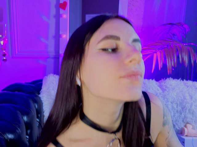 KellyMiller's BongaCams show and profile