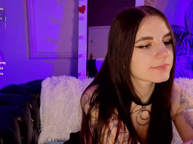 KellyMiller's BongaCams show and profile