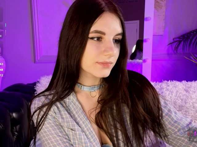 KellyMiller's BongaCams show and profile