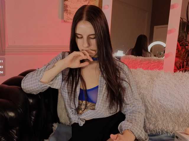 KellyMiller's BongaCams show and profile