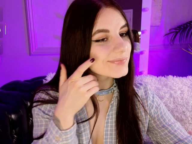 KellyMiller's BongaCams show and profile