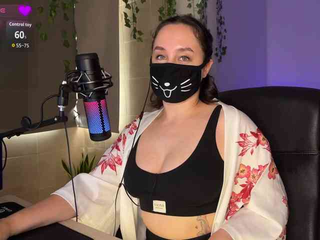 YourSweetPeach webcam