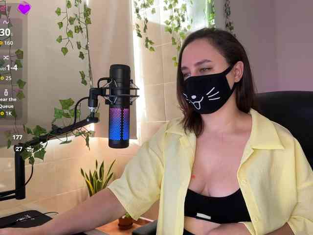 YourSweetPeach webcam