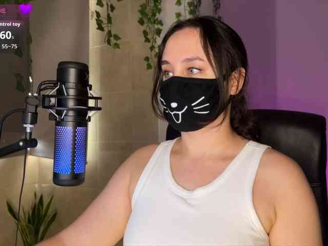 YourSweetPeach webcam