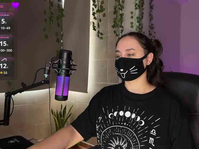 YourSweetPeach webcam