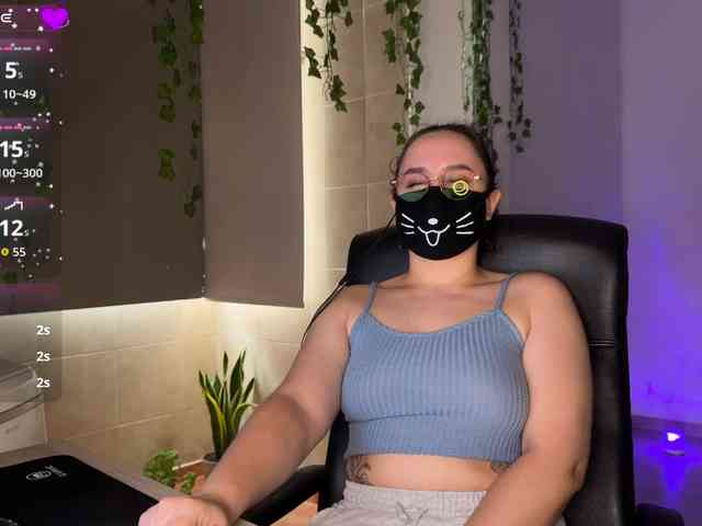 YourSweetPeach webcam