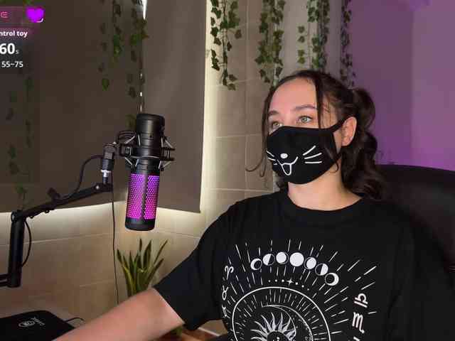 YourSweetPeach webcam