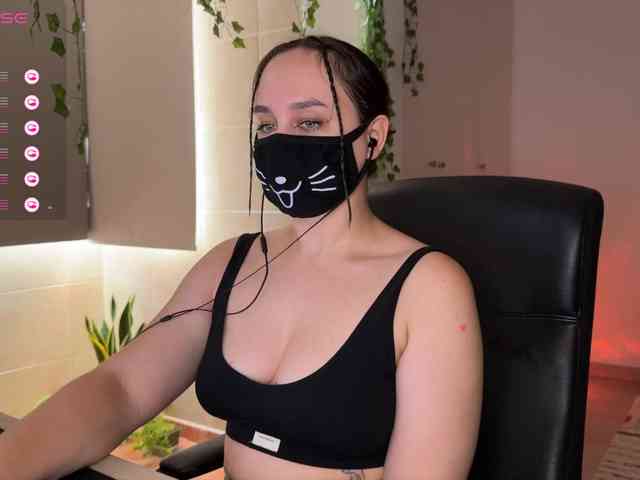GummyPeach Live Webcam on BongaCams