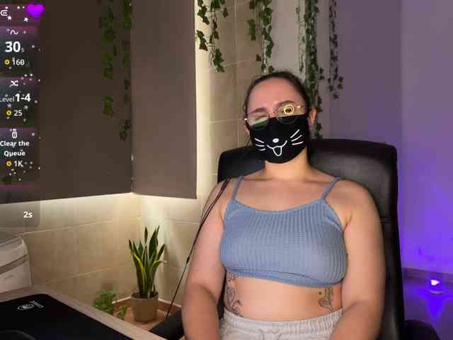 YourSweetPeach webcam