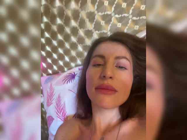 strip chat MilashaNyasha