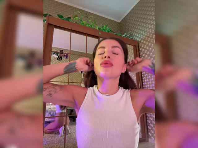 MilashaNyasha webcam