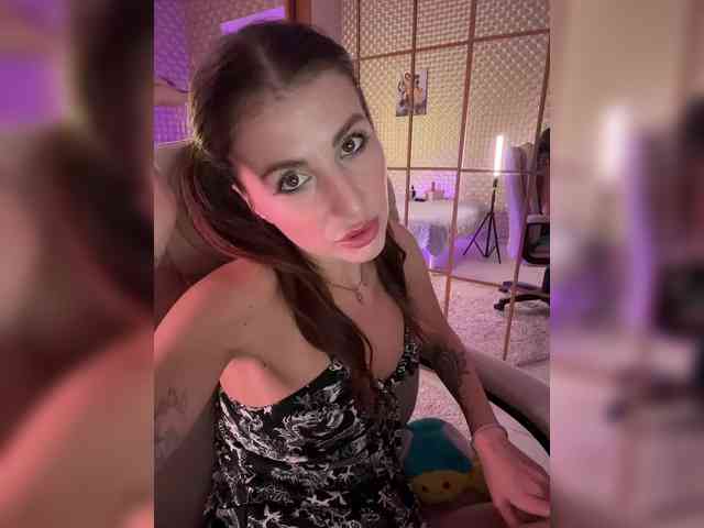 MilashaNyasha webcam