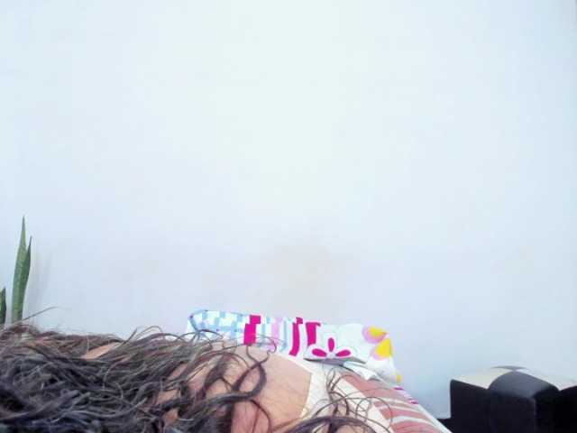 CamilaFox's BongaCams show and profile