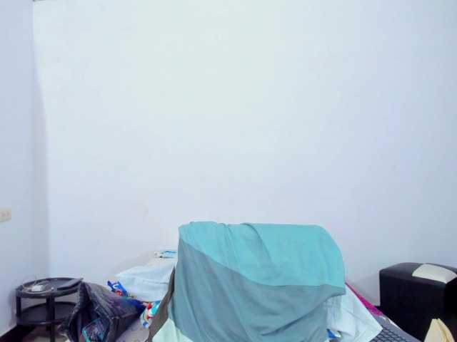 CamilaFox's BongaCams show and profile